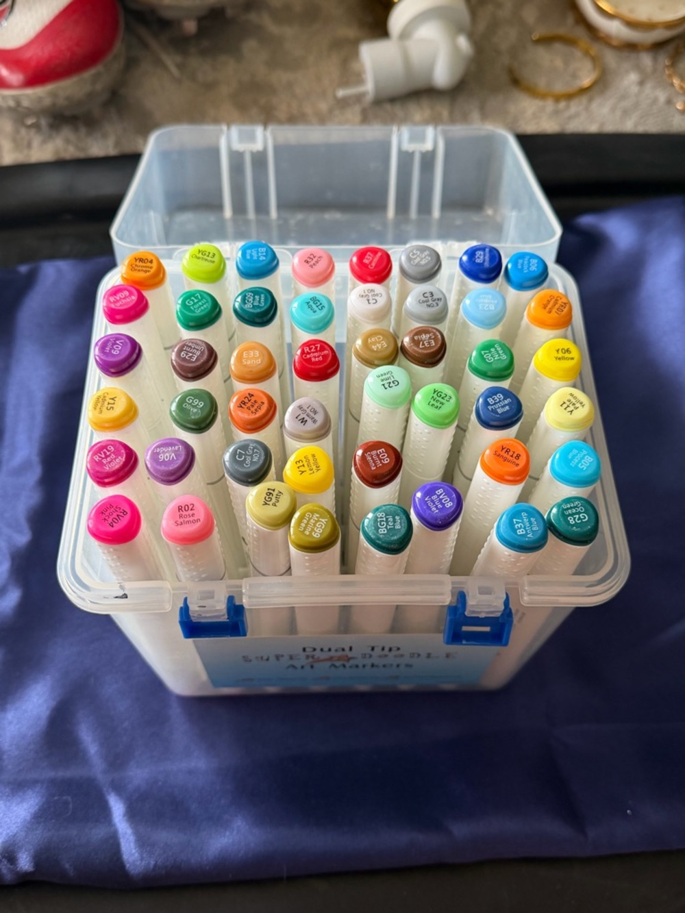 Assorted Dual Tip Art Markers Set - Multicolor